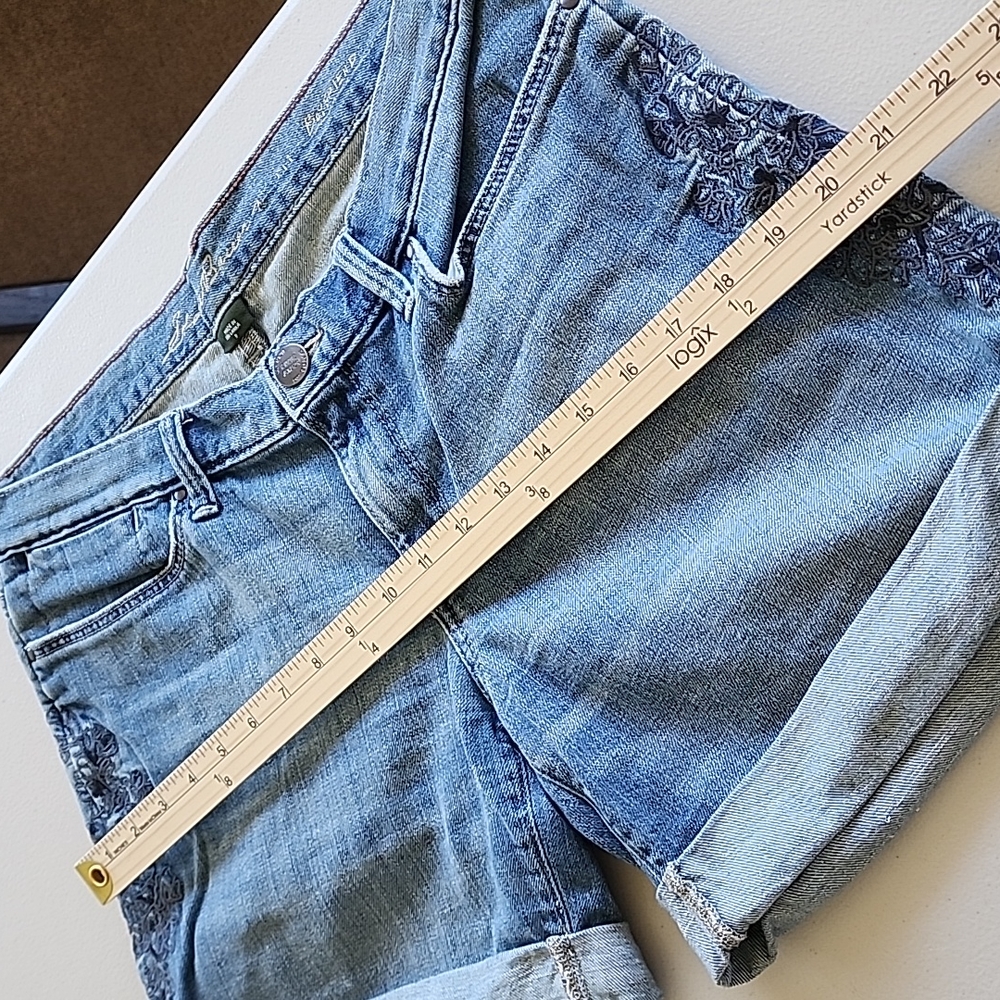 Women's Eddie Bauer Boyfriend Jean shorts - Picture 7 of 8